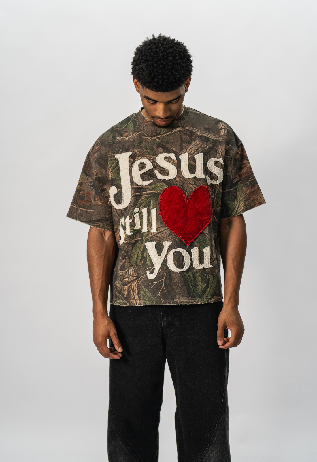 "STILL LOVED" TEE (CAMO)