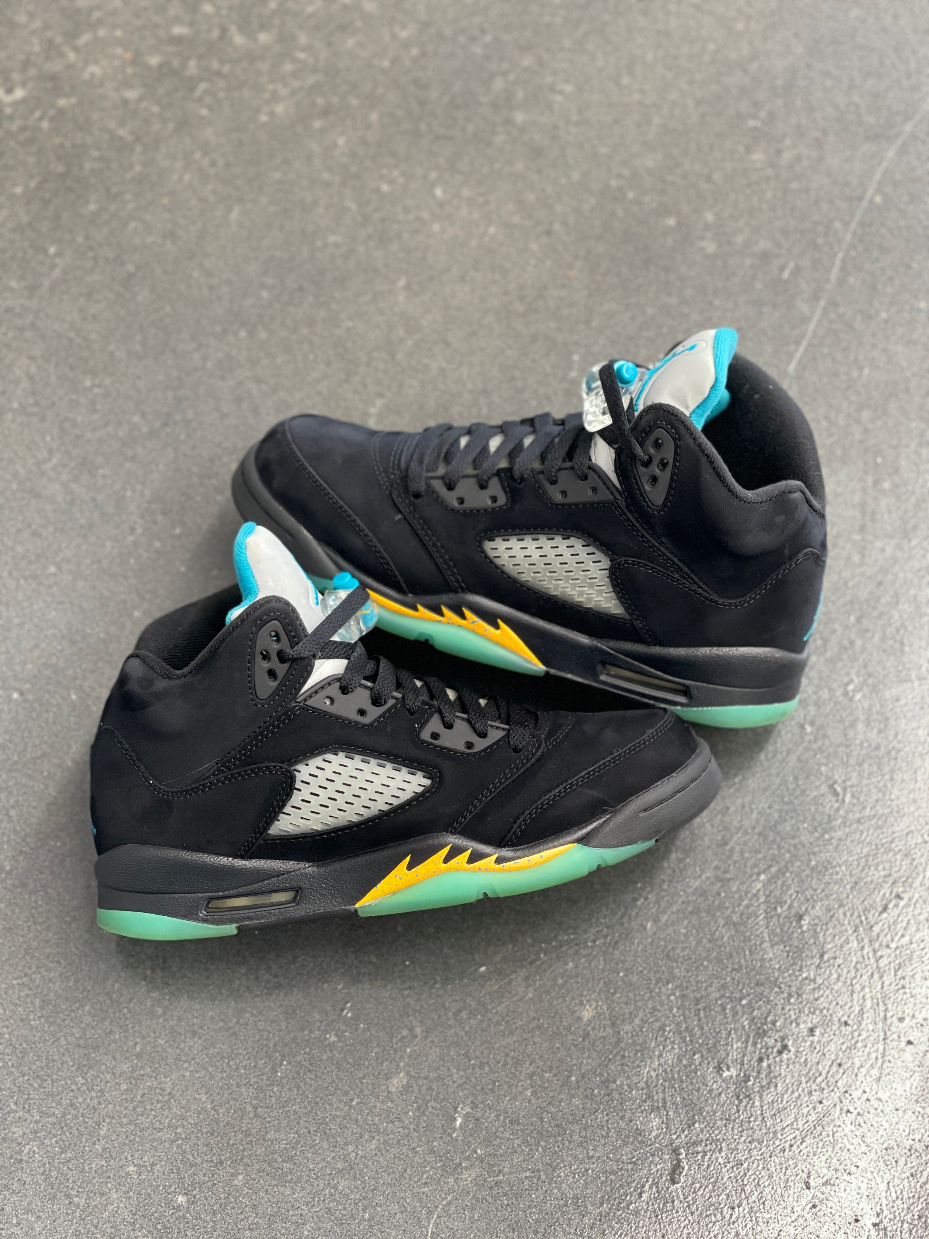 LIGHTLY WORN JORDAN 5 RETRO GS 'AQUA' (7Y)