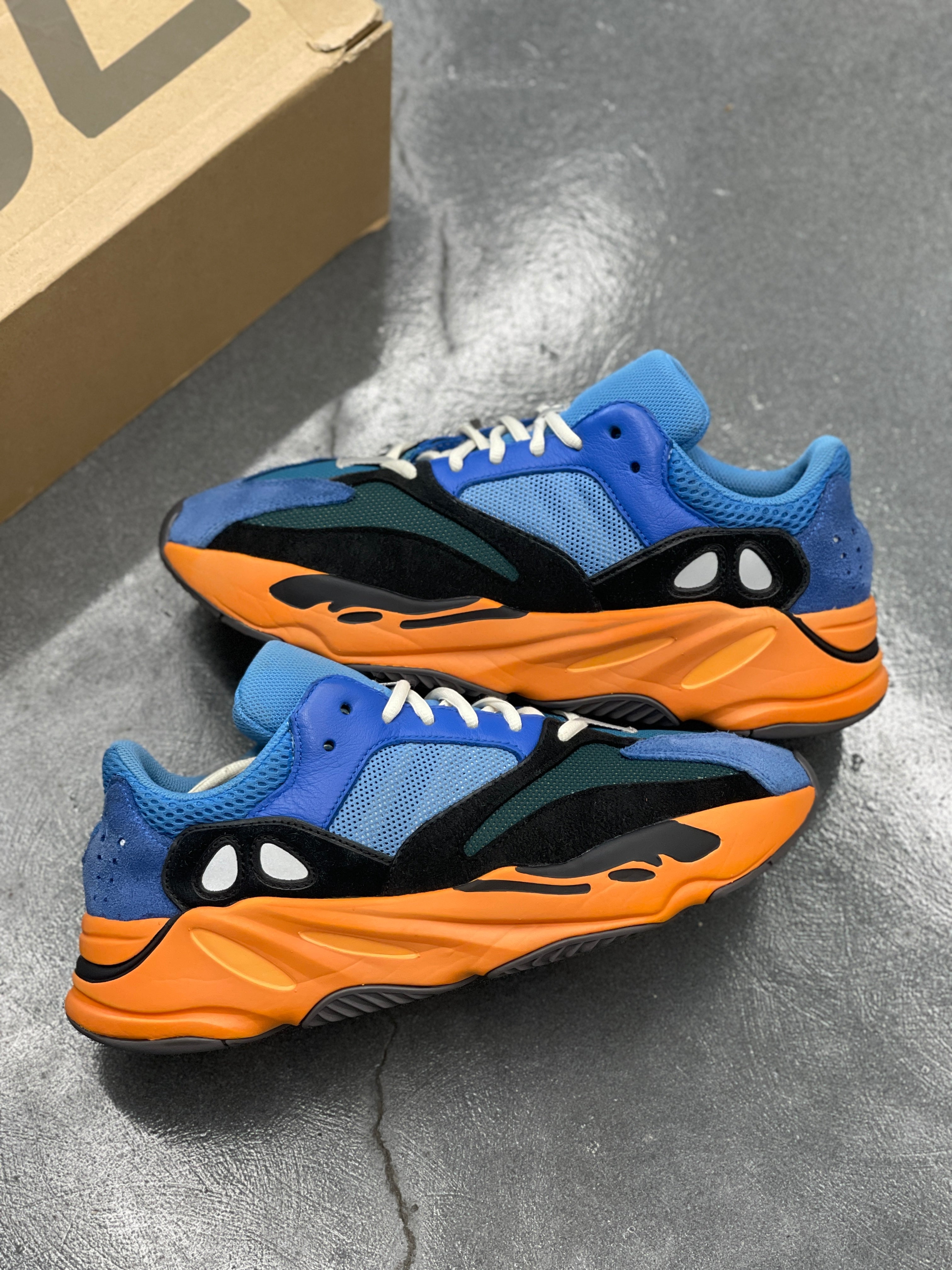 (Lightly Worn) Yeezy Boost 700 Bright Blue (11)