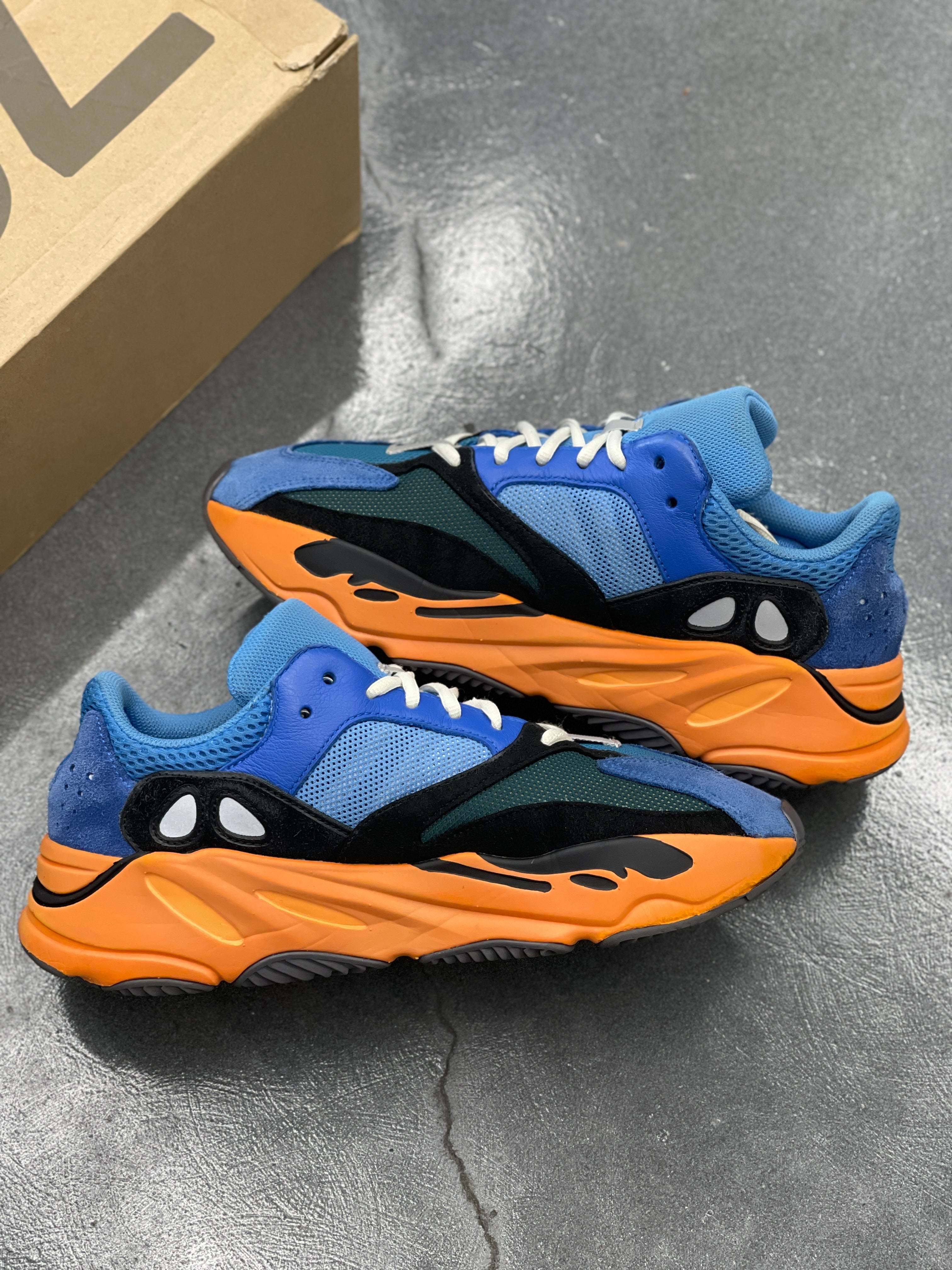 (Lightly Worn) Yeezy Boost 700 Bright Blue (11)